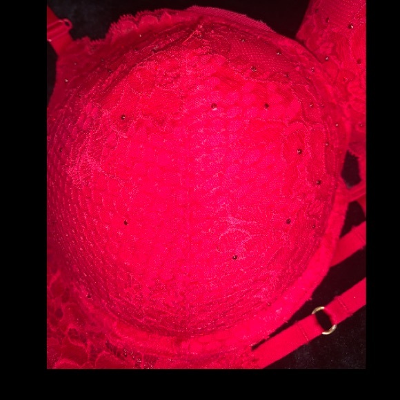 Red Lace Push Up Bra - Picture 3 of 6